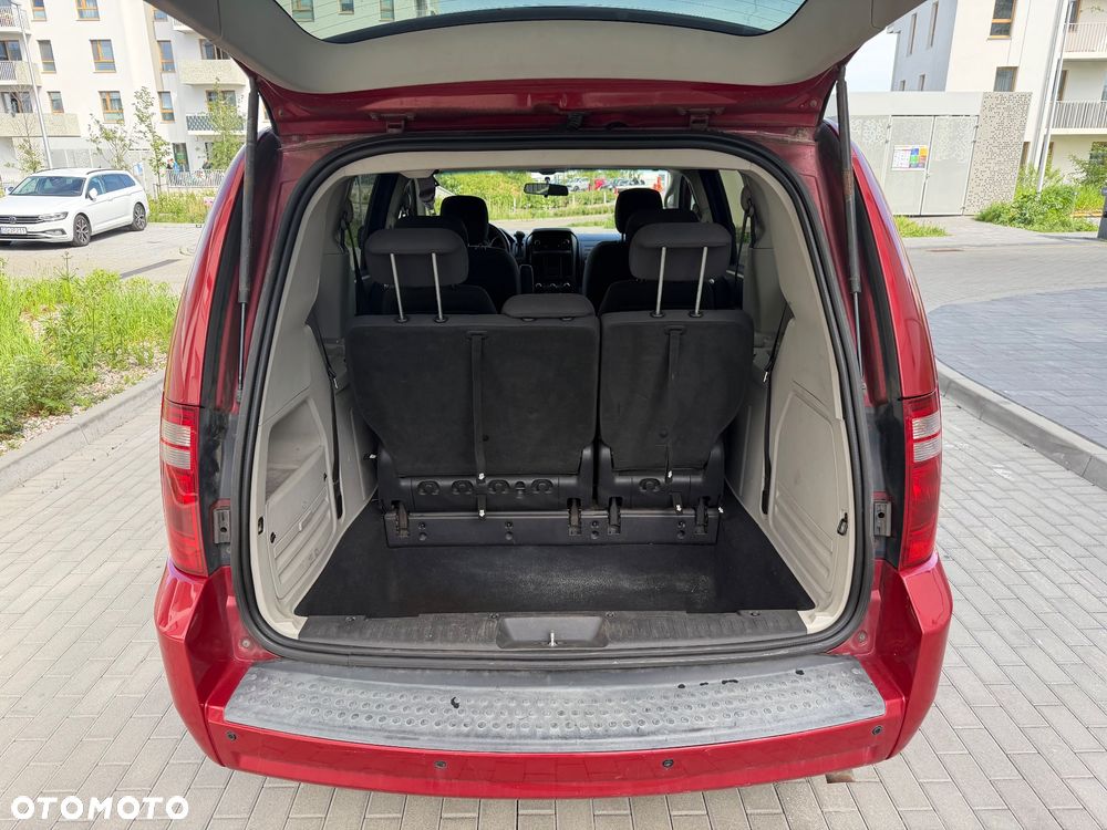 Dodge Caravan - 11