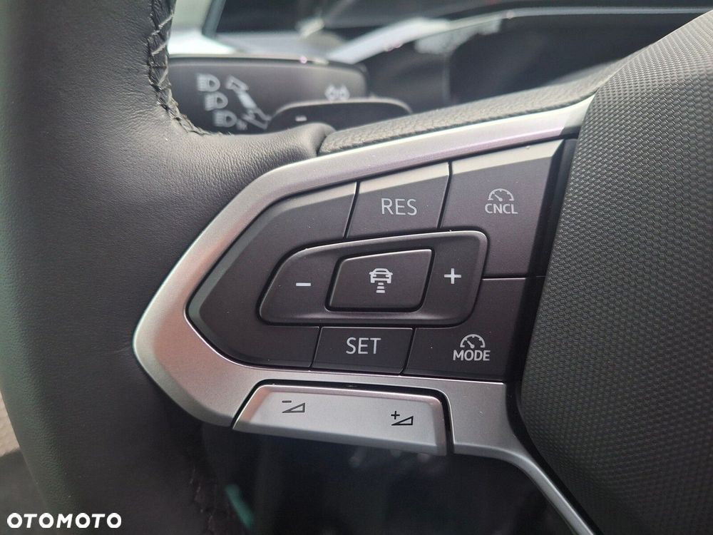 Volkswagen Multivan - 17