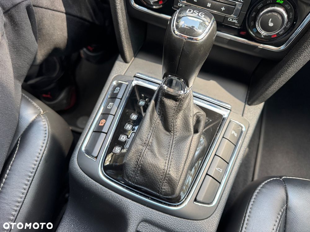Skoda Superb 2.0 TDI Elegance DSG - 37