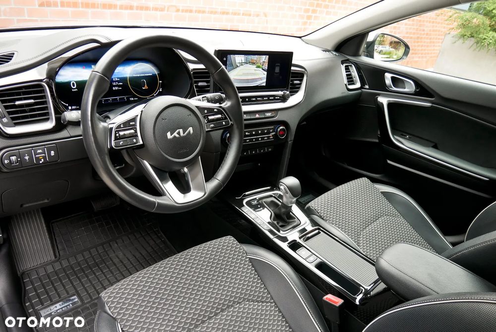 Kia XCeed 1.5 T-GDI Business Line DCT - 36