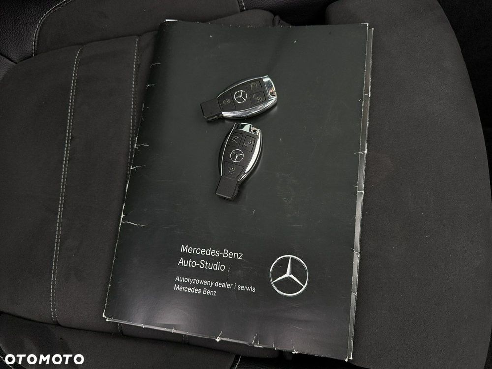 Mercedes-Benz Klasa C 200 4Matic 9G-TRONIC - 31