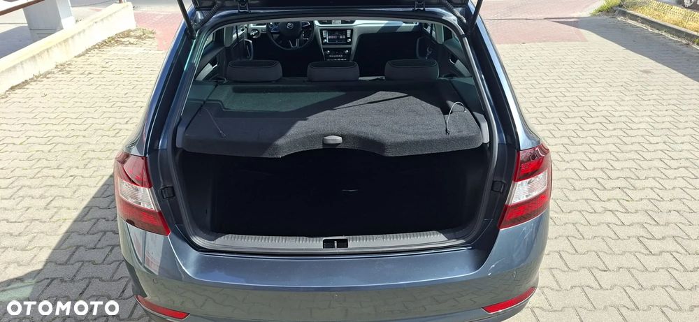 Skoda RAPID 1.0 TSI Monte Carlo - 25