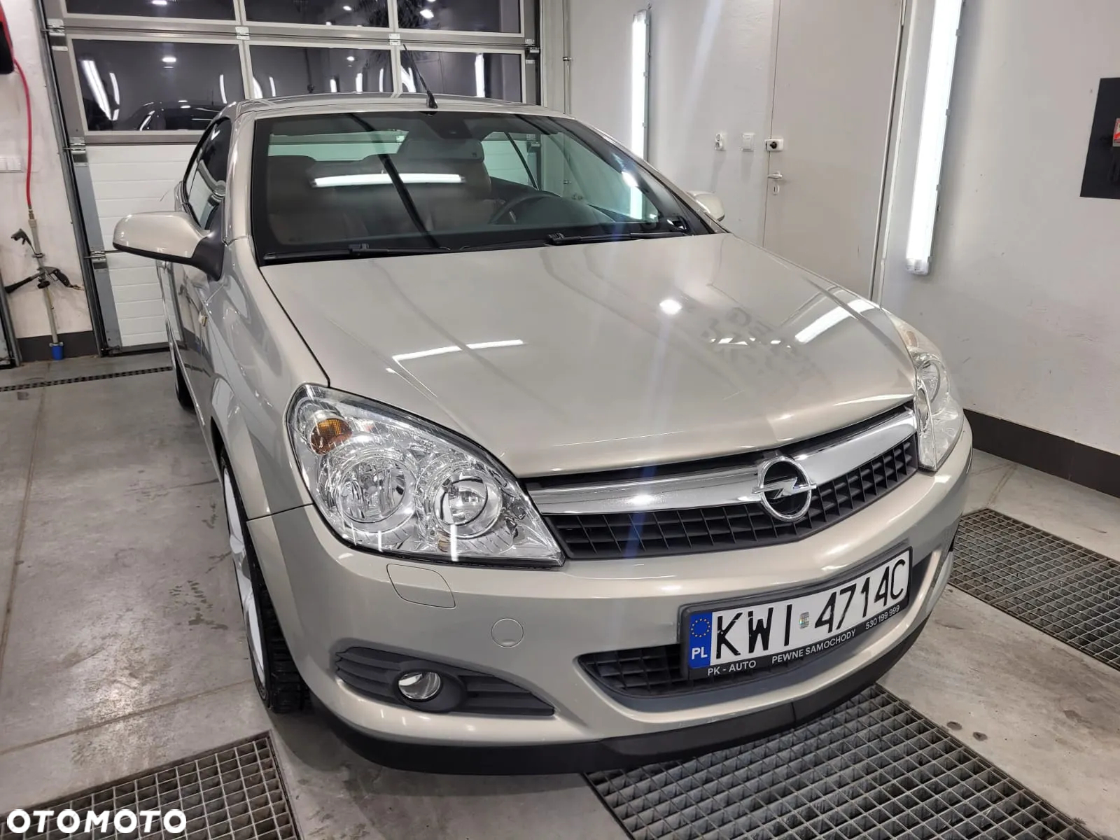 Opel Astra TwinTop 1.8 Cosmo - 30