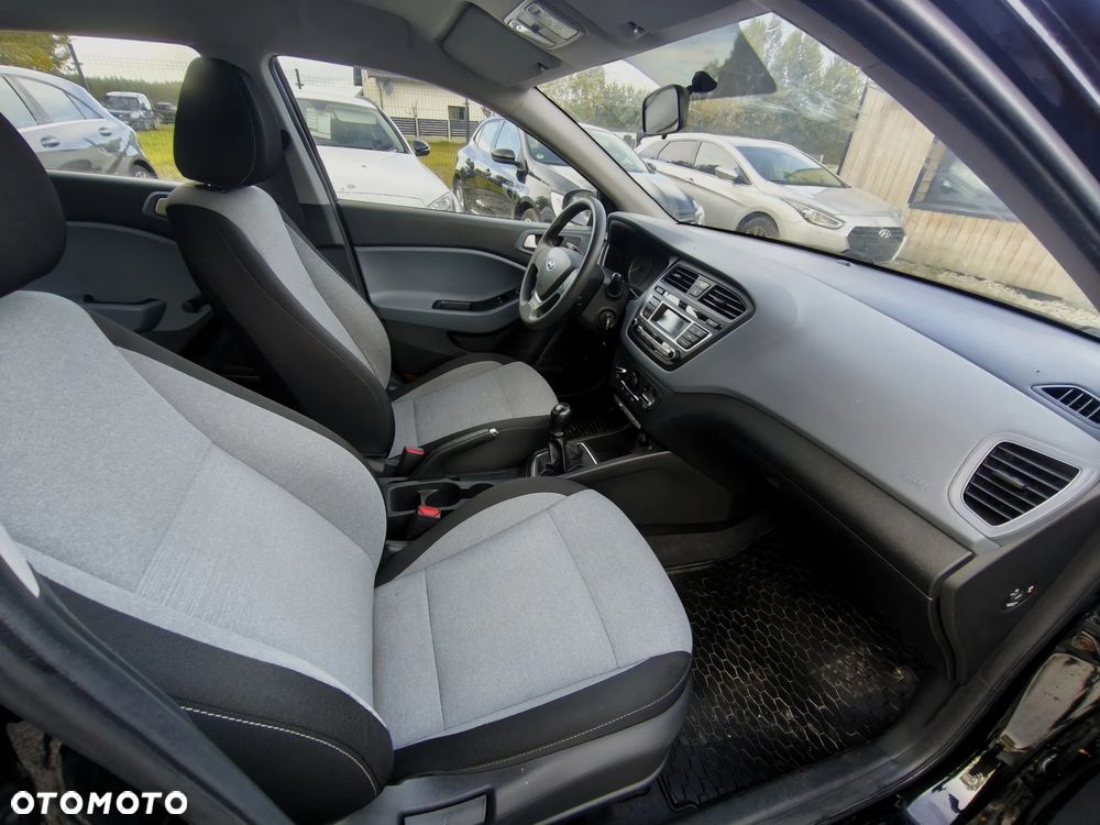 Hyundai i20 blue 1.2 - 23