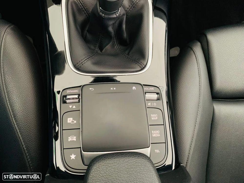 Mercedes-Benz CLA 180 d Progressive - 32