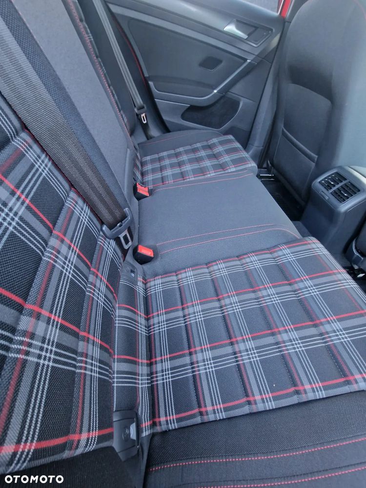 Volkswagen Golf GTI 2.0 TSI OPF DSG Performance - 11