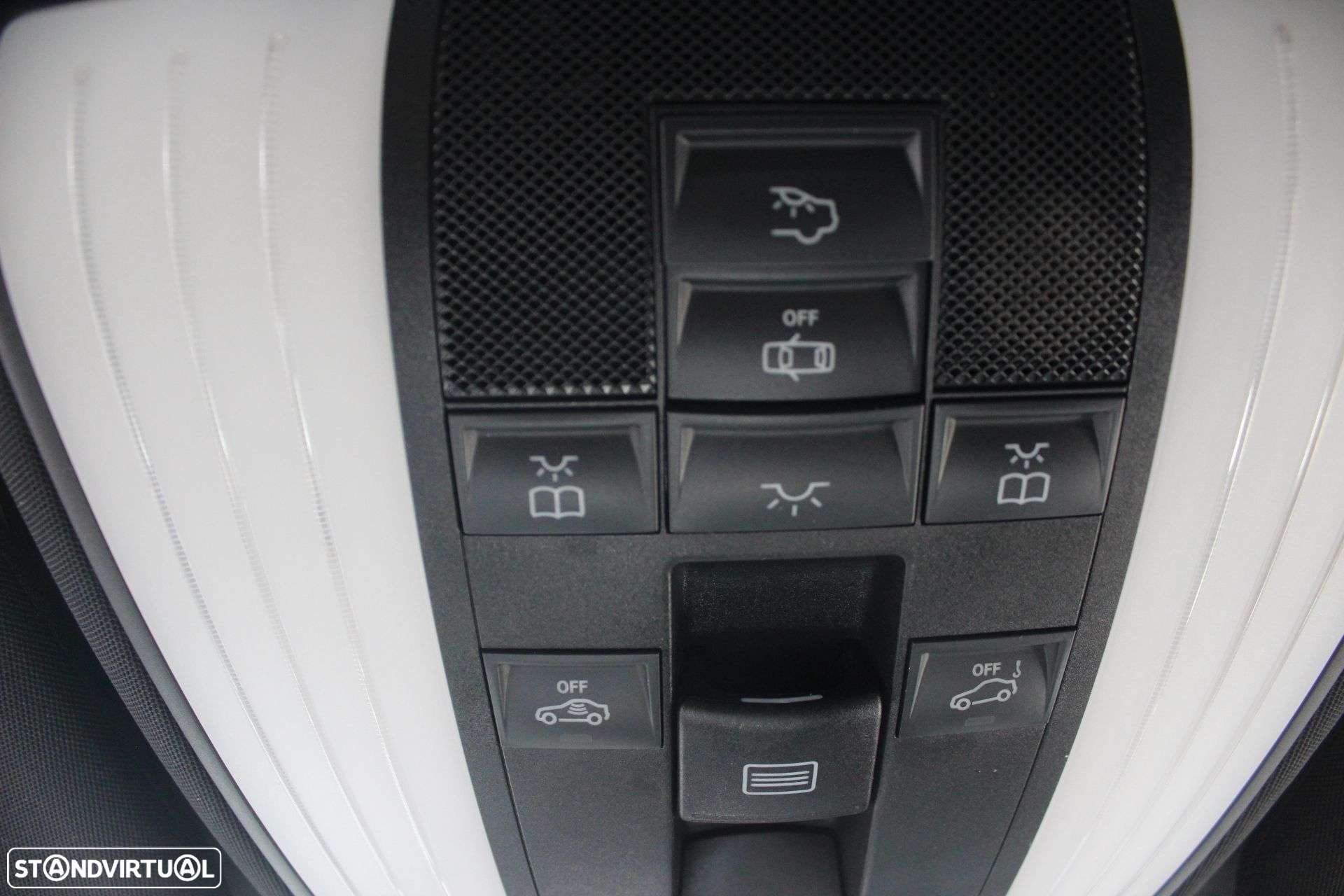 Mercedes-Benz E 220 CDi Avantgarde BE Auto. - 24
