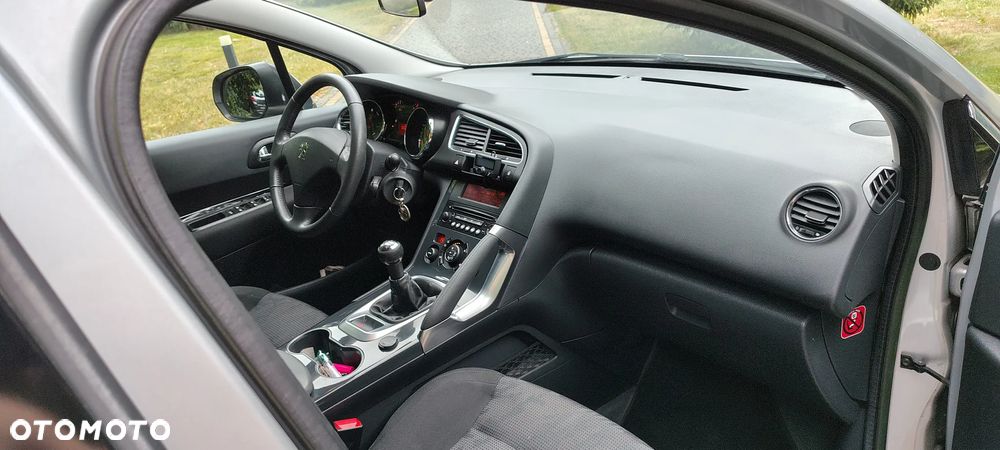 Peugeot 3008 1.6 Premium - 26