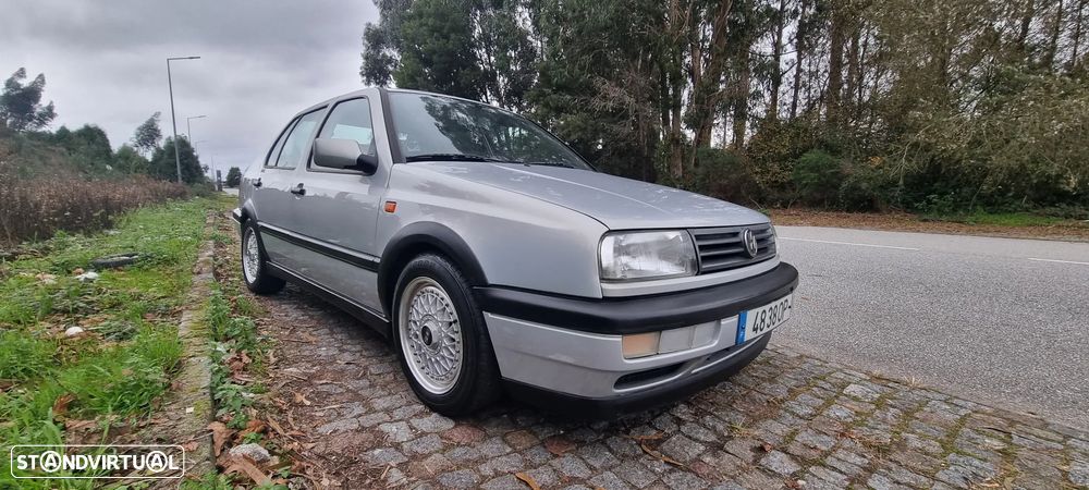 VW Vento - 2