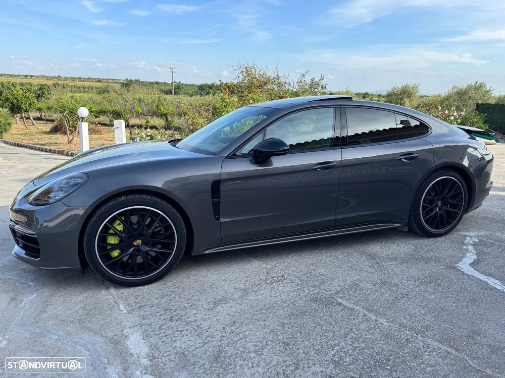 Porsche Panamera 4 E-Hybrid Platinum Edition - 1