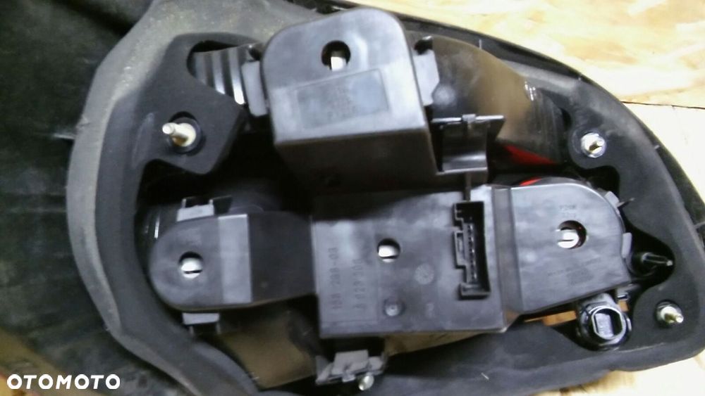 LAMPA LEWA TYLNA TYŁ BMW 5 E60 SEDAN 03-10 - 2