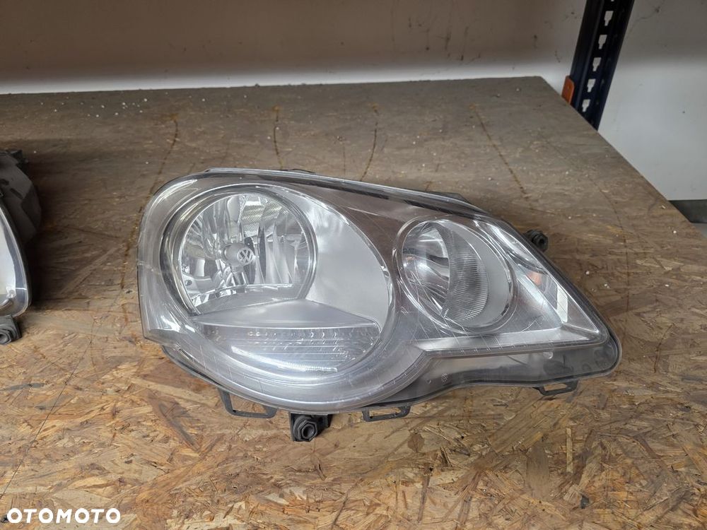 VOLKSWAGEN POLO 9N3 LAMPA PRZEDNIA PRAWA ANGLIK - 1