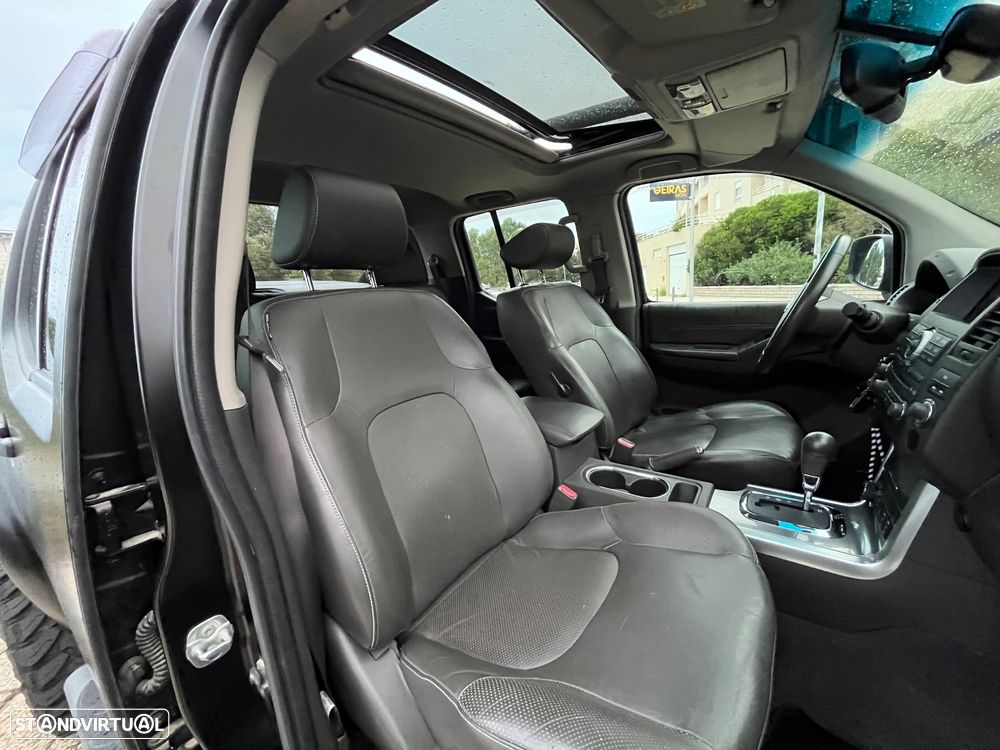 Nissan Navara 3.0 dCi V6 CD LE AT 4WD - 36