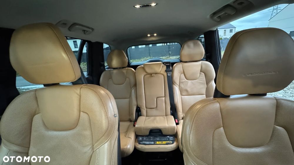Volvo XC 90 D5 SCR AWD Inscription 7os - 29