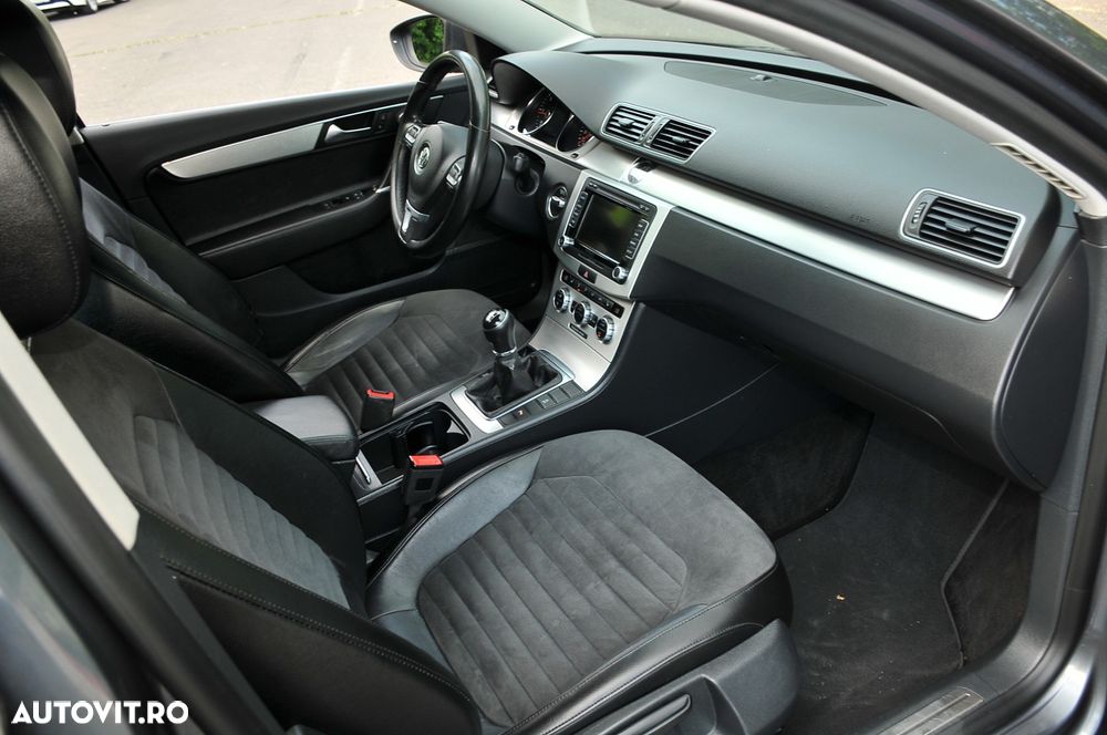 Volkswagen Passat 2.0 TDI Highline - 8