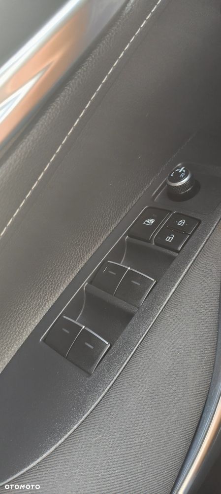Toyota Corolla 1.8 Hybrid Executive - 22