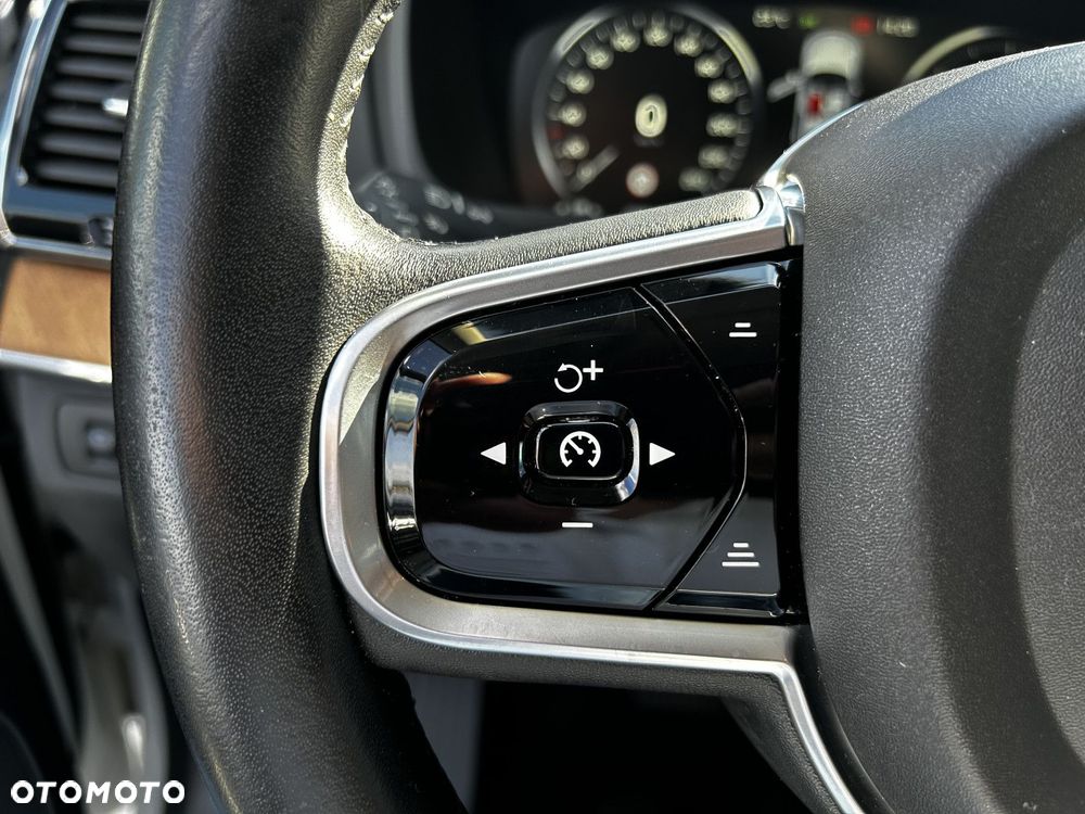 Volvo XC 90 - 20