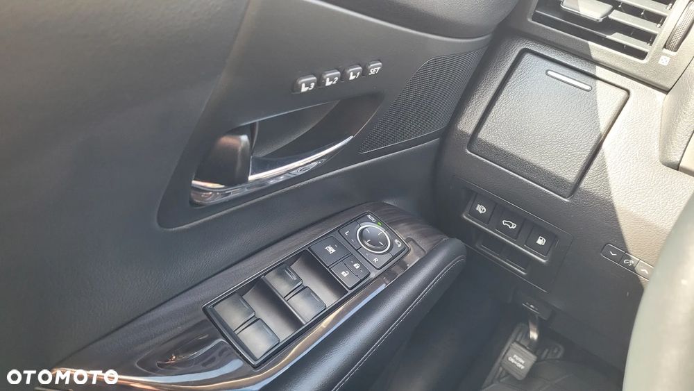 Lexus RX 450h (hybrid) - 26