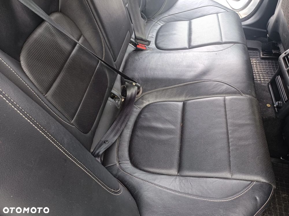 Jaguar XE 2.0 D Prestige - 13