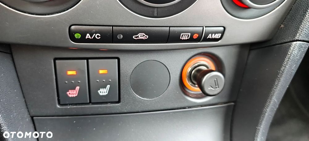 Mazda 3 1.6 Active + - 30