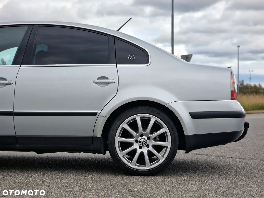 Volkswagen Passat 1.6 Exclusive - 19
