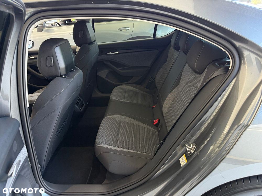 Skoda Superb 2.0 TSI Drive DSG - 12