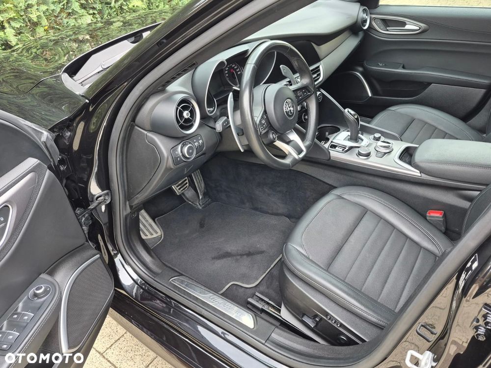 Alfa Romeo Giulia 2.2 D Turbo Sprint - 11