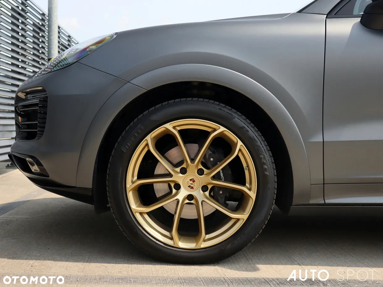 Porsche Cayenne Platinum Edition - 3
