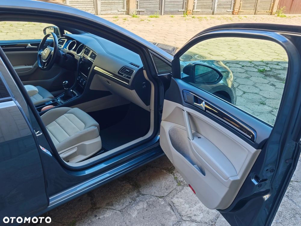 Volkswagen Golf 1.4 TSI BMT Highline - 23