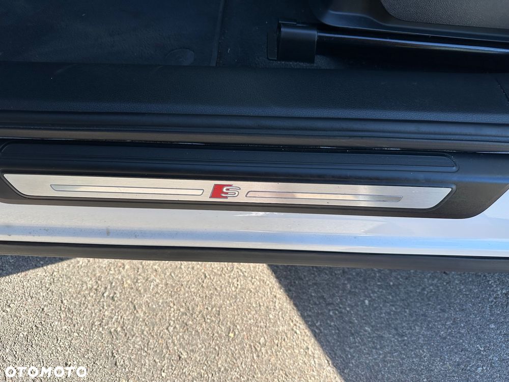 Audi Q5 55 TFSIe quattro S tronic S line - 37