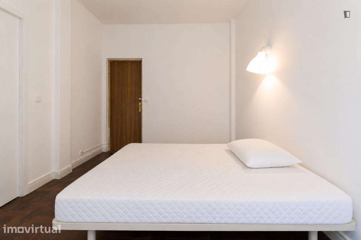 Quarto - localizado em Estrela Lisbon - Grande imagem: 2/9