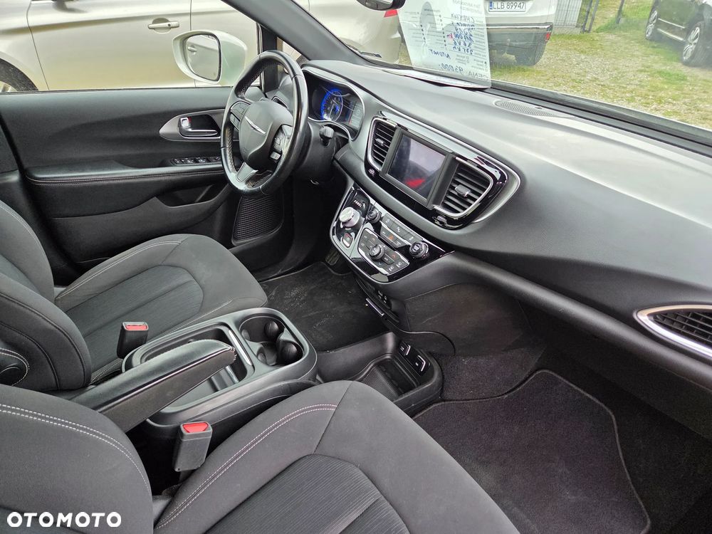 Chrysler Pacifica - 9