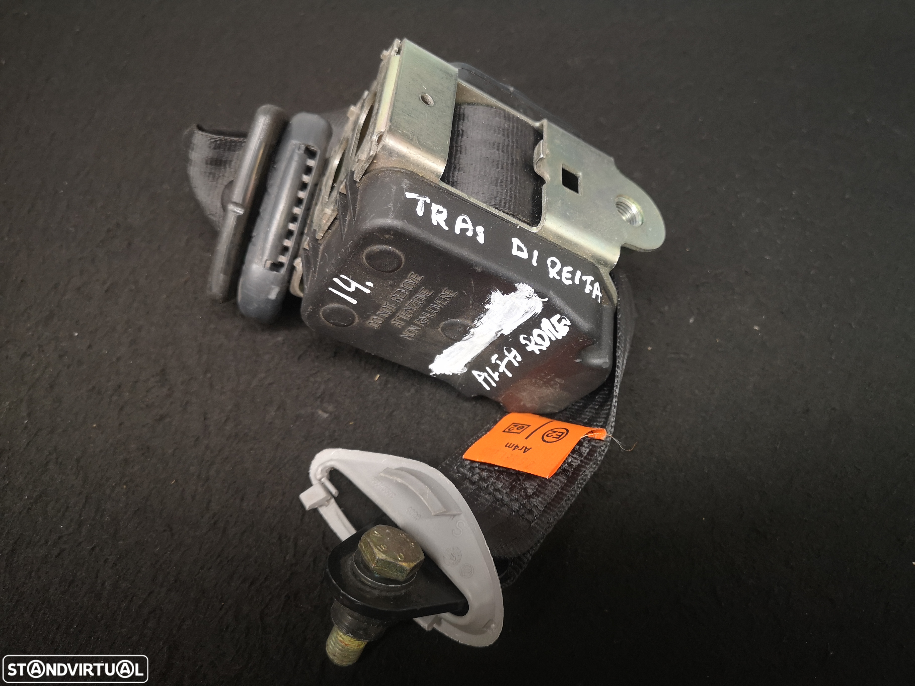 Cinto de Segurança traseira direita alfa romeo GT 2005+ - 2