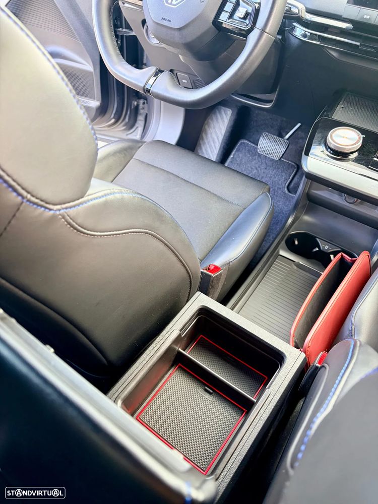 MG MG4 64 kWh Luxury - 15