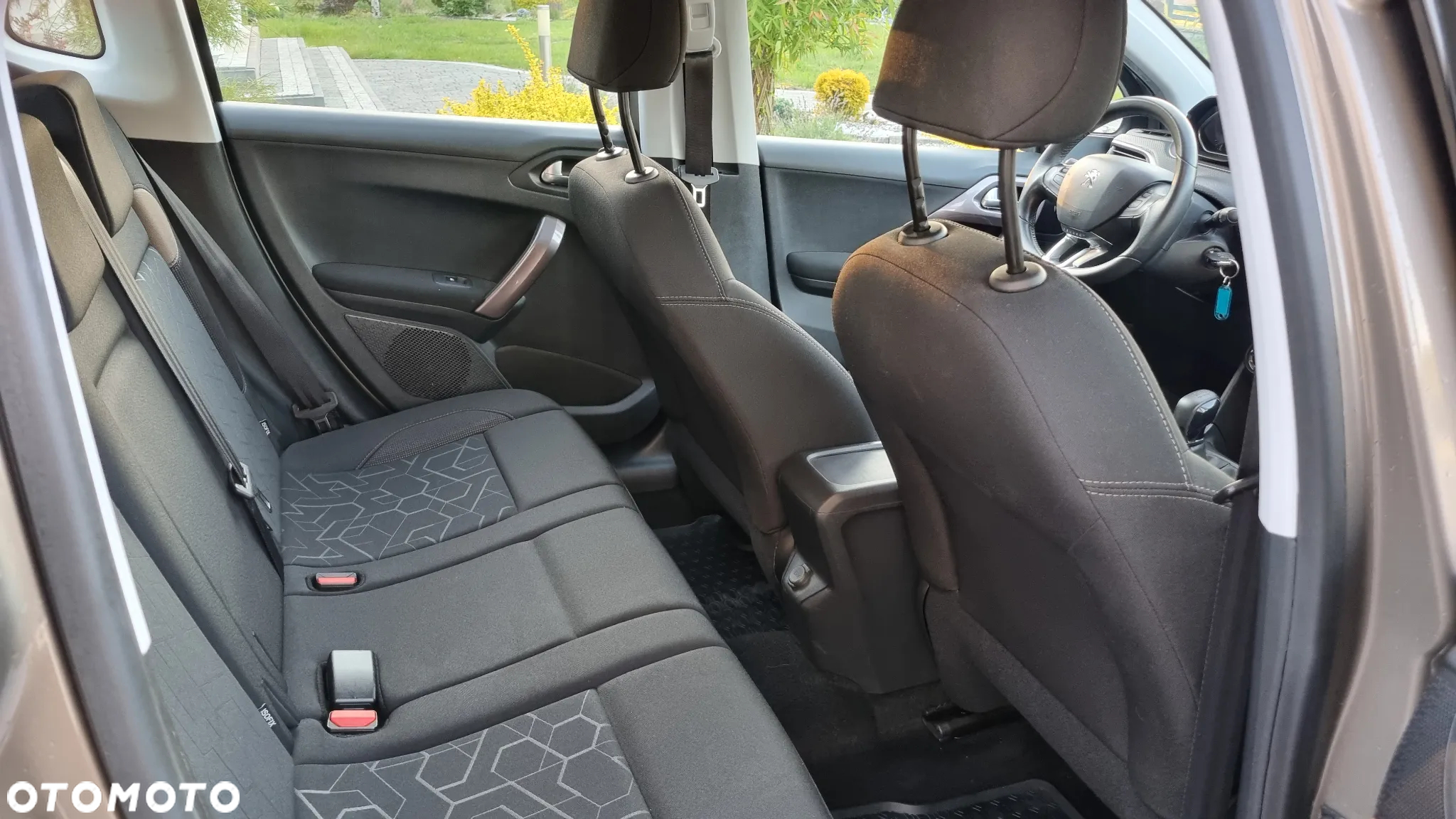 Peugeot 2008 1.6 e-HDi Active S&S - 15
