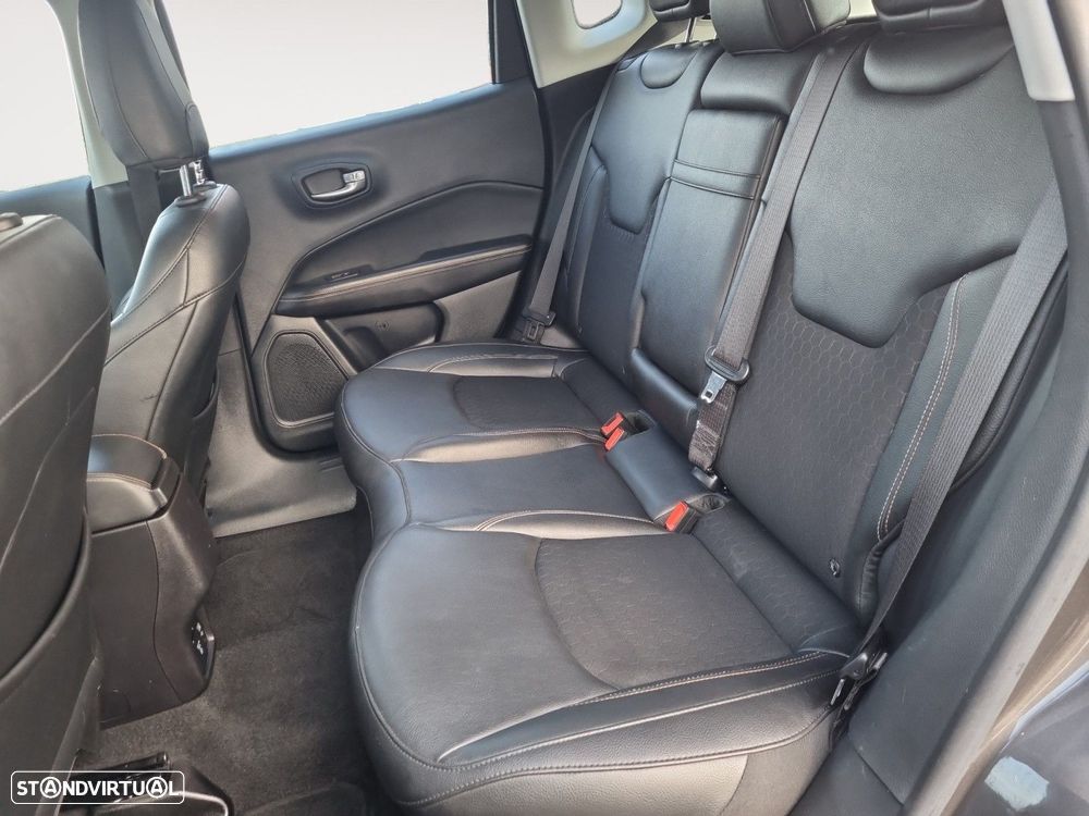 Jeep Compass 1.3 T Longitude - 13