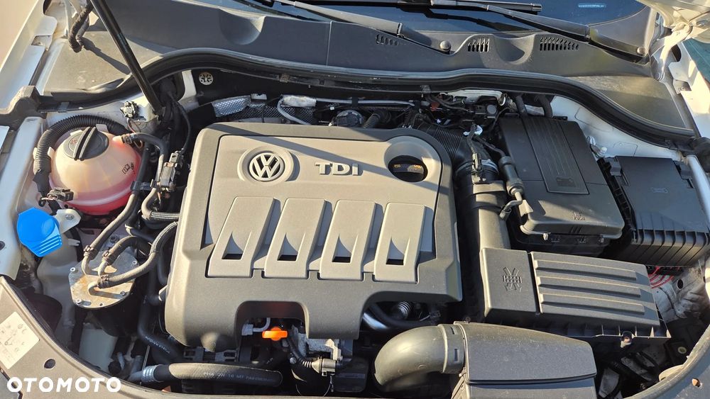Volkswagen Passat 2.0 TDI Comfortline - 9