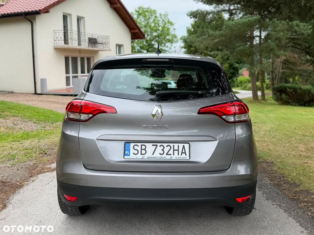 Renault Scenic dCi 110 Paris - 9
