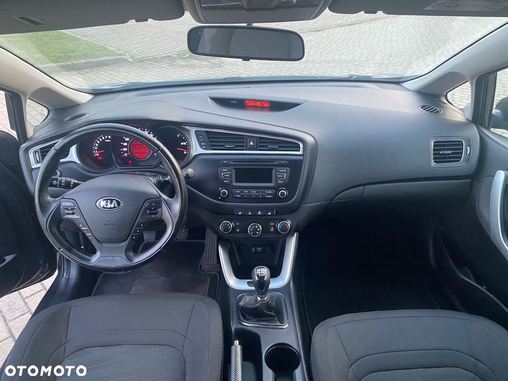 Kia Ceed 1.4 CVVT Attract - 14