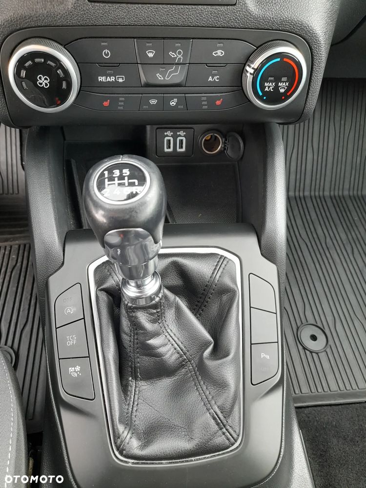 Ford Focus 1.0 EcoBoost Titanium - 13