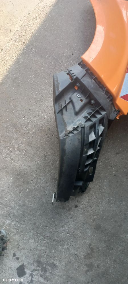 vivaro 08r trafic prawy błotnik kpl poznan - 2