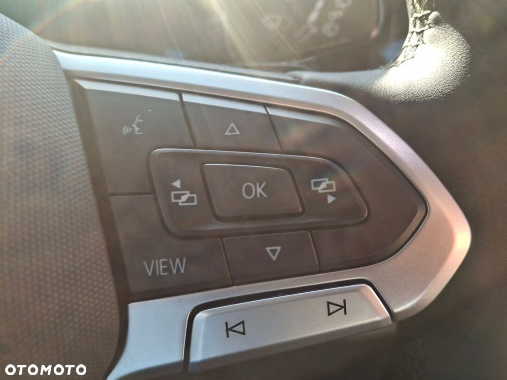 Volkswagen Multivan - 25