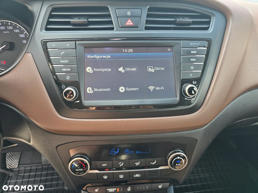 Hyundai i20 1.2 Fifa World Cup Edition - 36