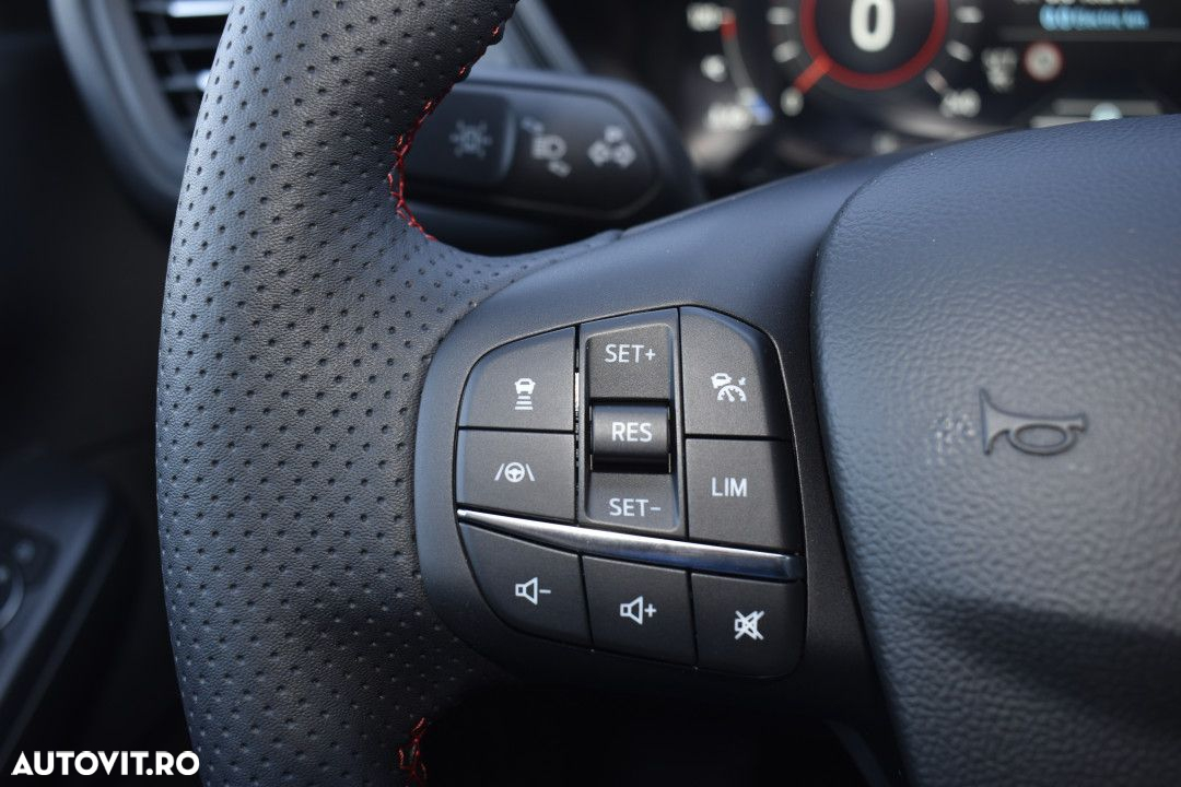 Ford Kuga - 40