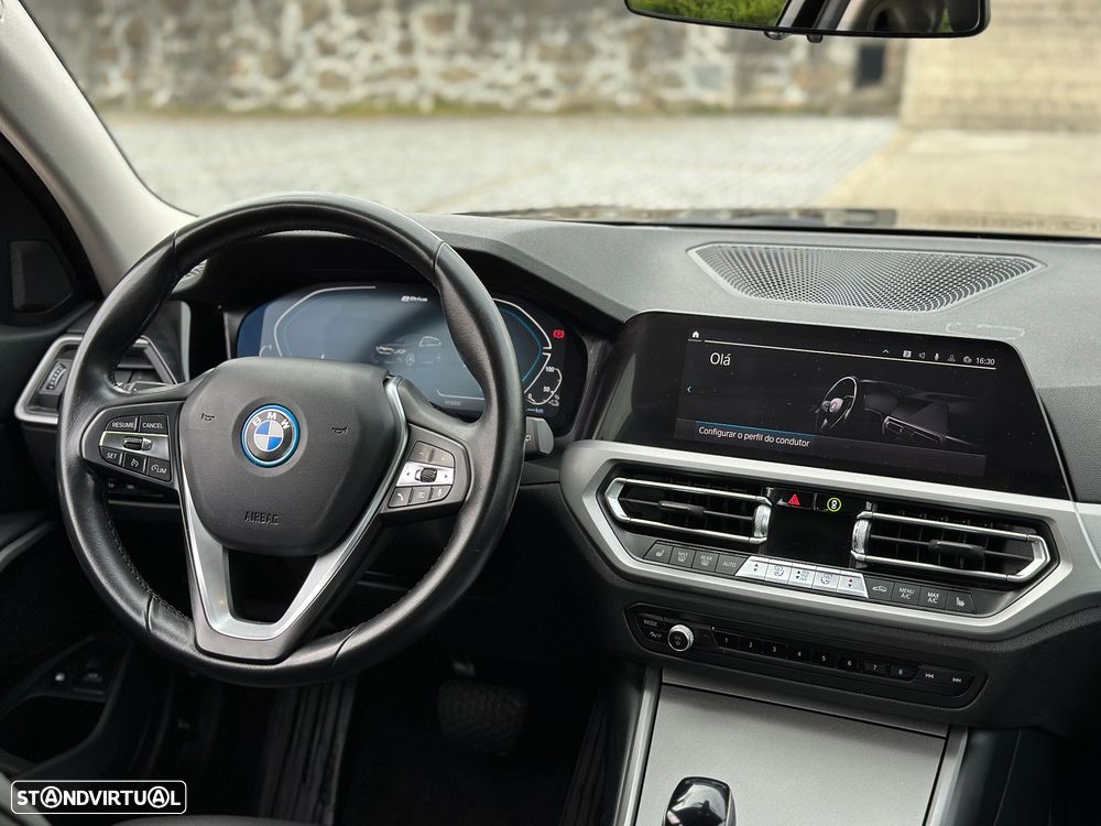 BMW 330 e Aut. Luxury Line - 34