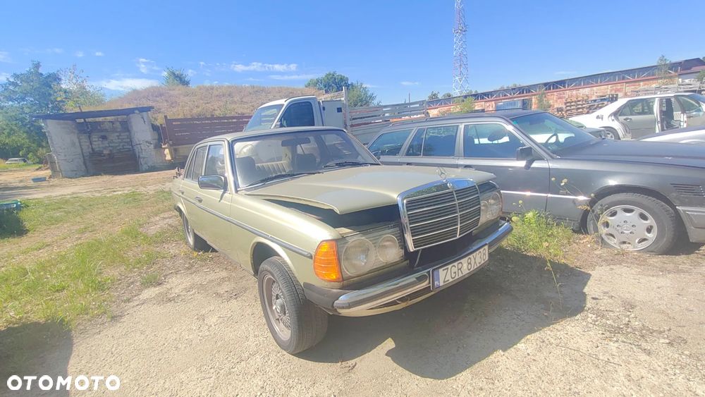 Mercedes-Benz W123 - 2