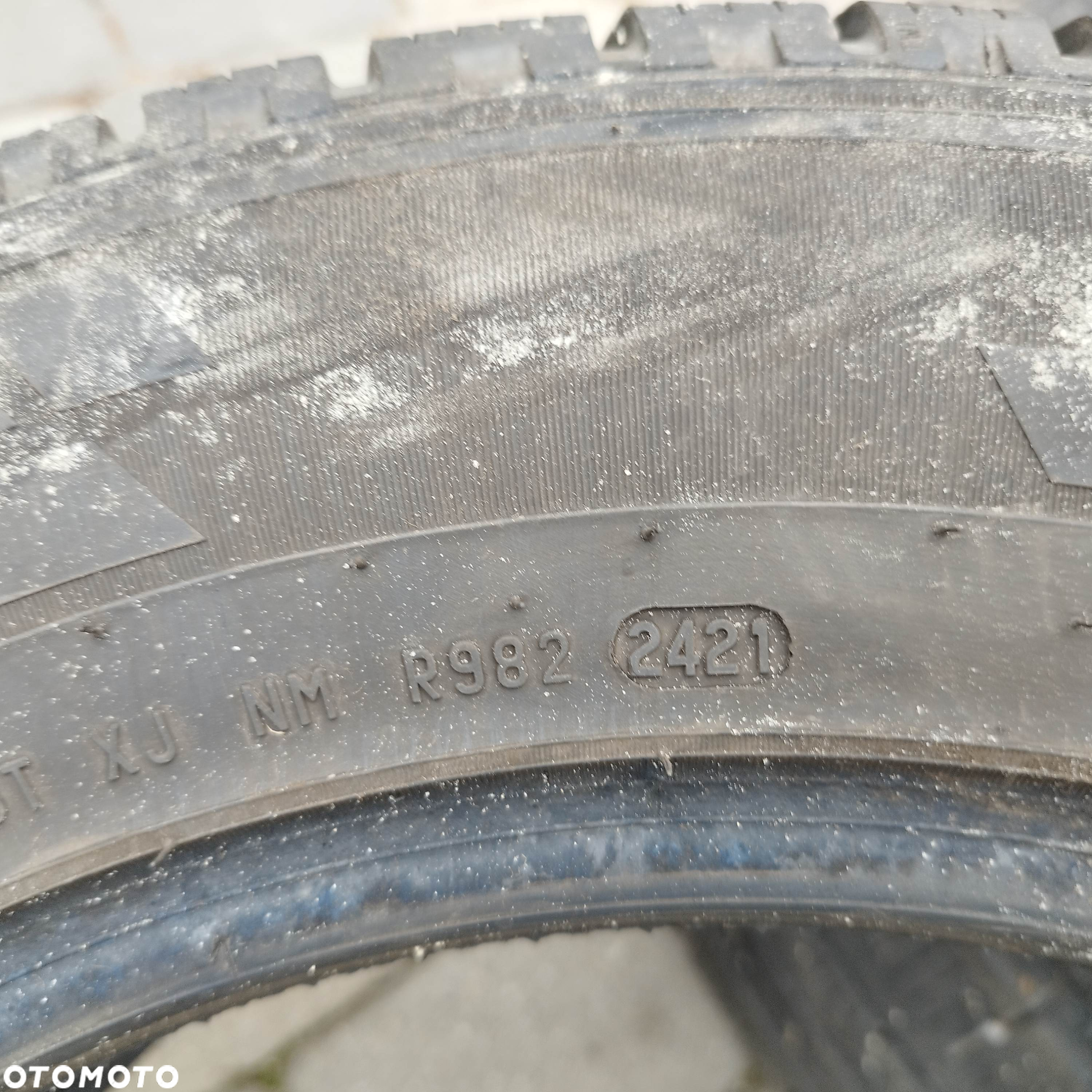 215/65/16 c pirelli carier winter - 2