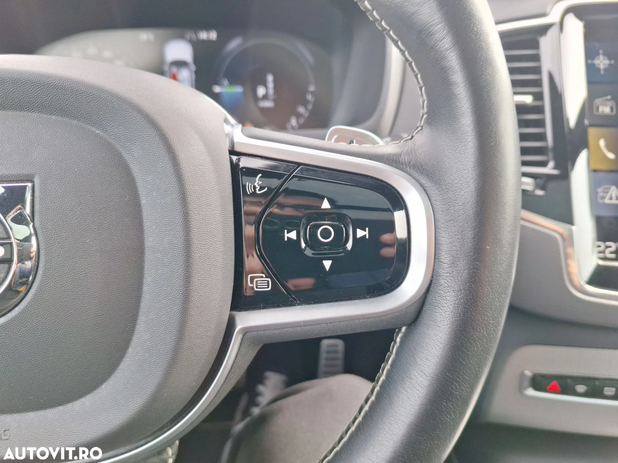 Volvo XC 90 T8 AWD Twin Engine Geartronic RDesign - 18