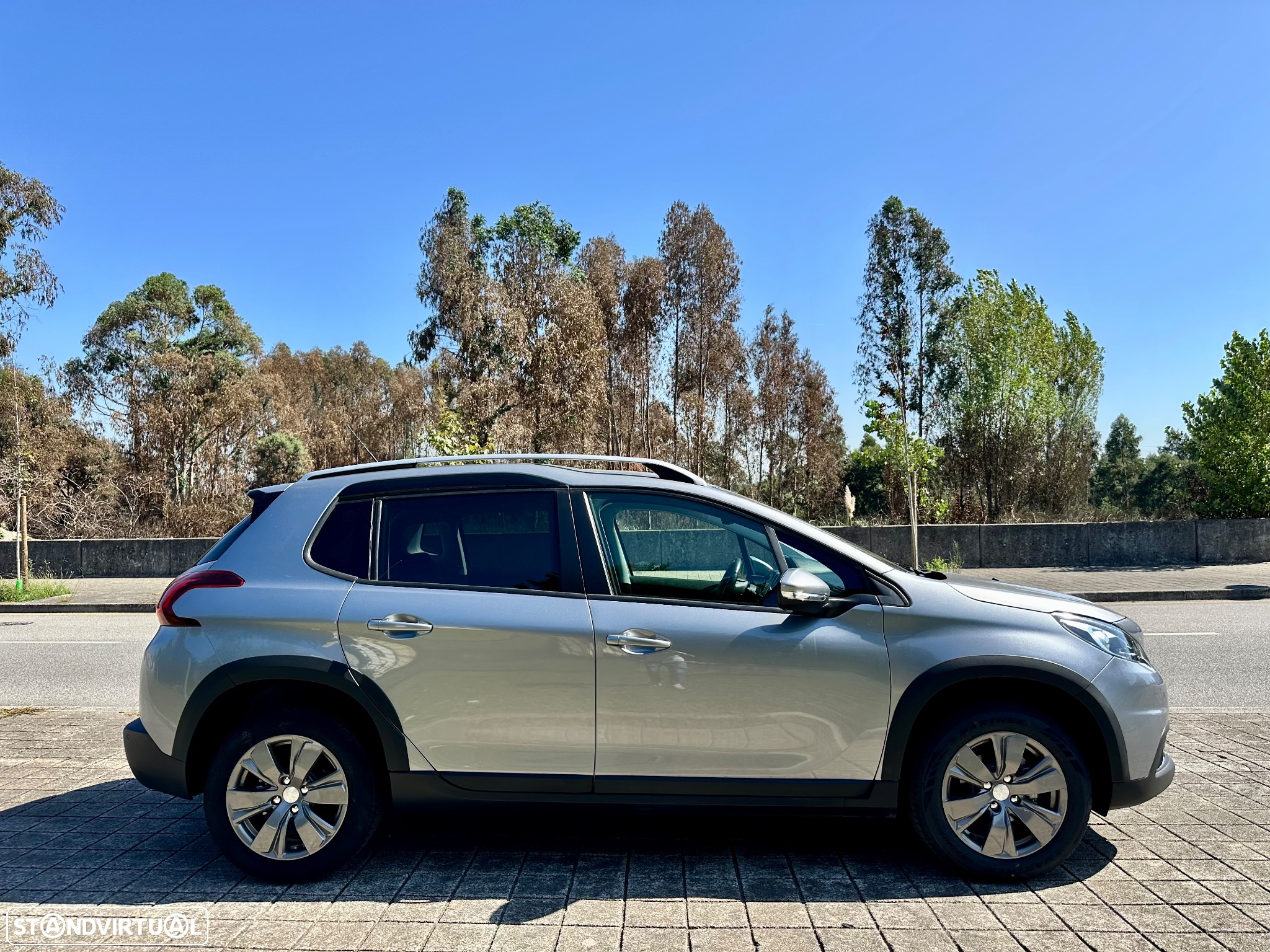 Peugeot 2008 1.2 PureTech Style - 8