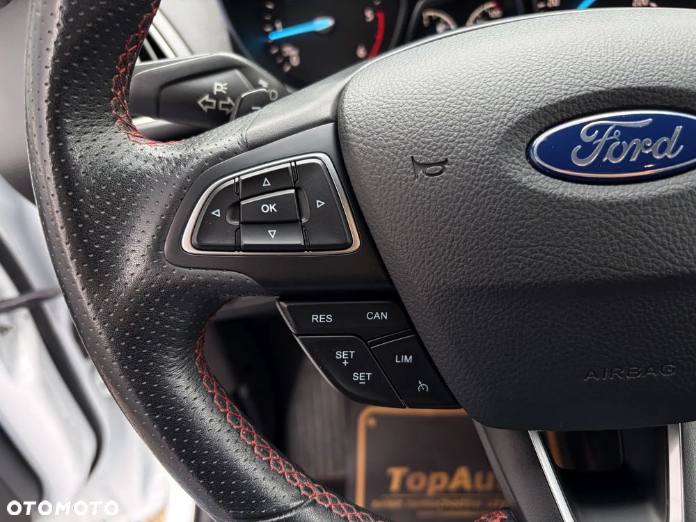 Ford Kuga 2.0 TDCi 2x4 ST-Line - 23